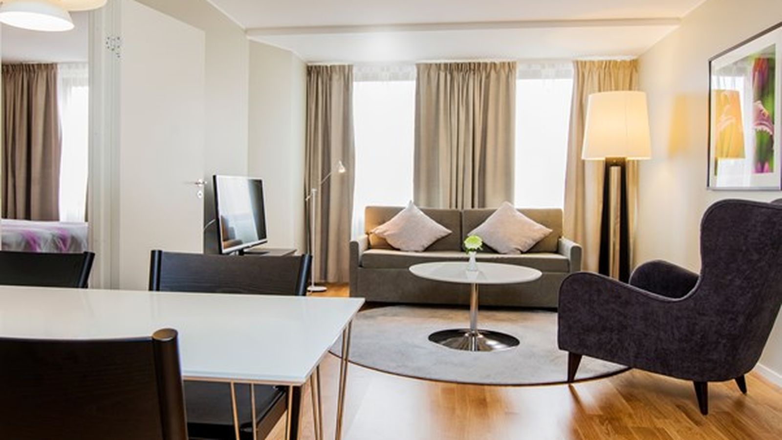 Ledig lägenhet Stockholm 2 rum (50 kvm) - 24995 kr/mån | Hyresmaklaren.se