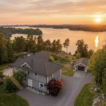 An image of the home at Emblavägen, Saltsjö-Boo